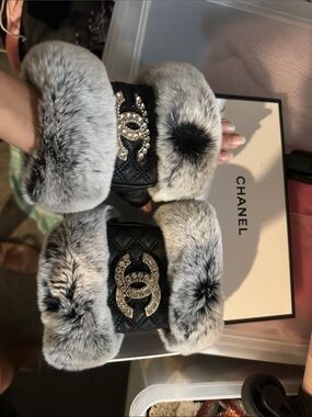 CHANEL Black Quilted Leather Gloves with Grey Fur & Crystal CC Emblem